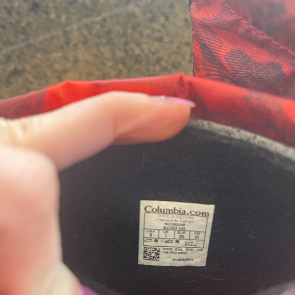 NWT Toddler 8 Columbia winter boots - Picture 3 of 3